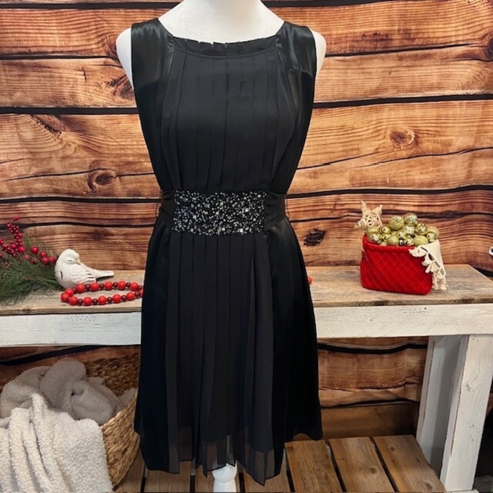 BCBG Maxazria Dress Black Silk‎ Party Cocktail Lined Beading Sequins Size 0